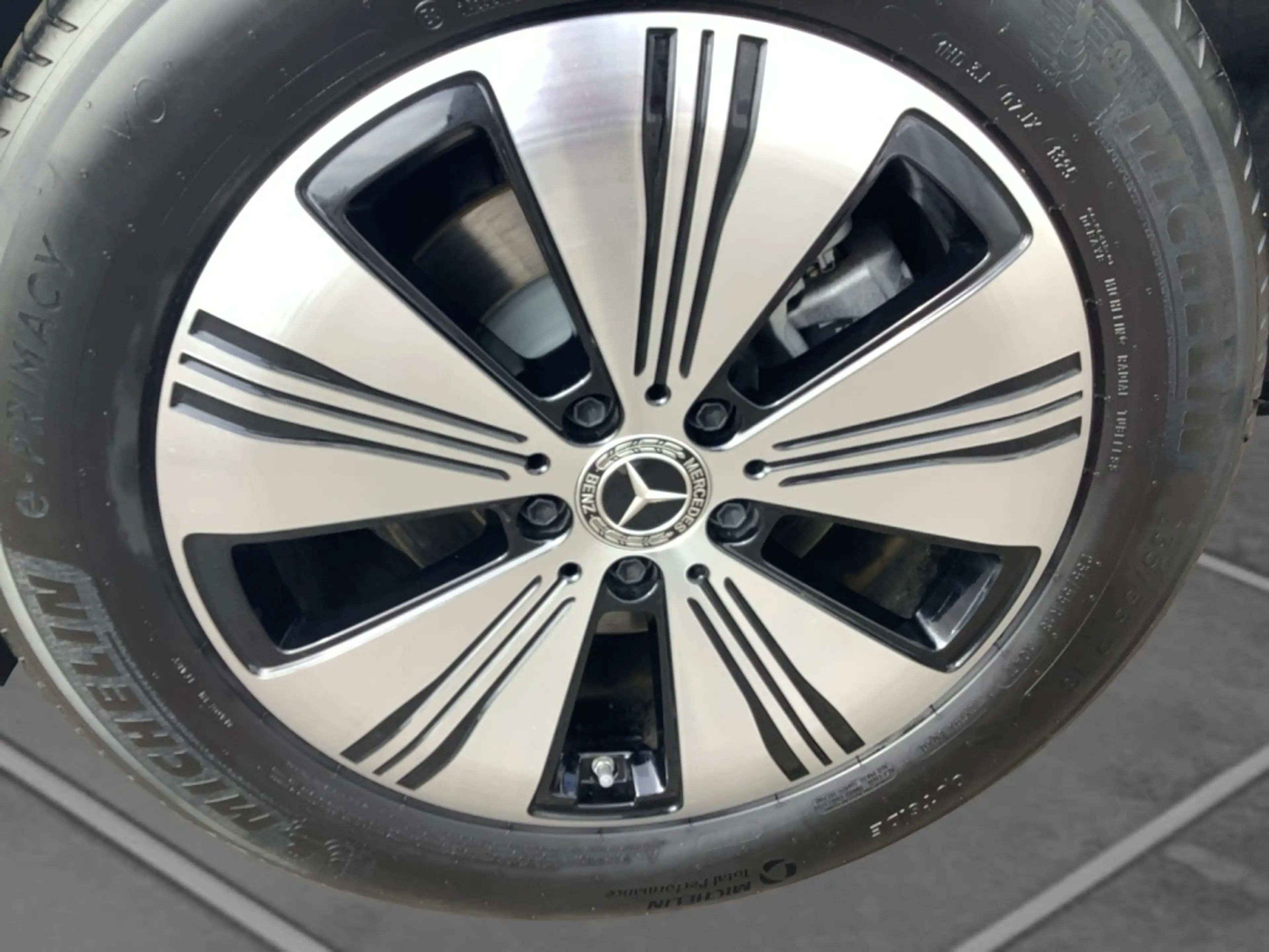 Mercedes-Benz EQB 300 4M Progressive*Advanced*LED*Kamera*AHK* — photo 6