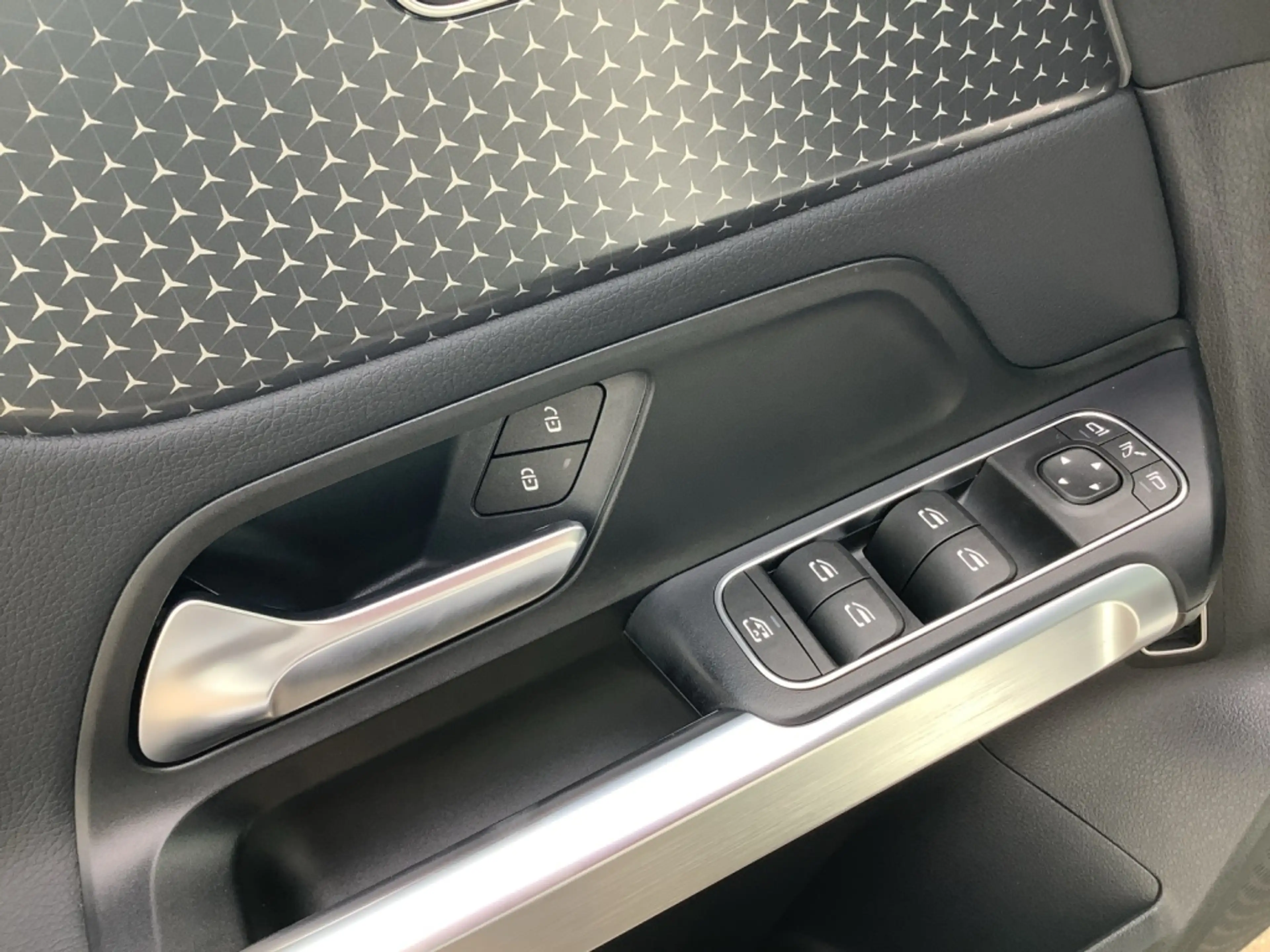 Mercedes-Benz EQB 300 4M Progressive*Advanced*LED*Kamera*AHK* — photo 10
