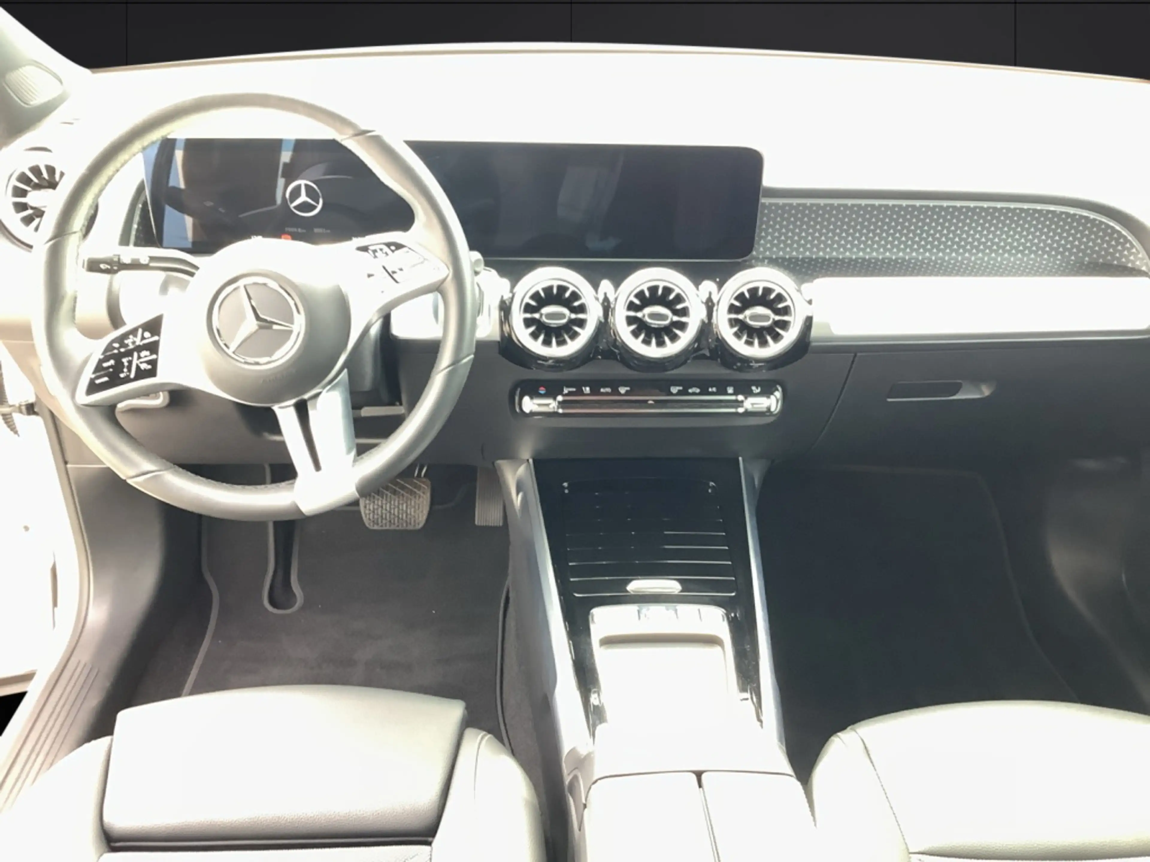 Mercedes-Benz EQB 300 4M Progressive*Advanced*LED*Kamera*AHK* — photo 13