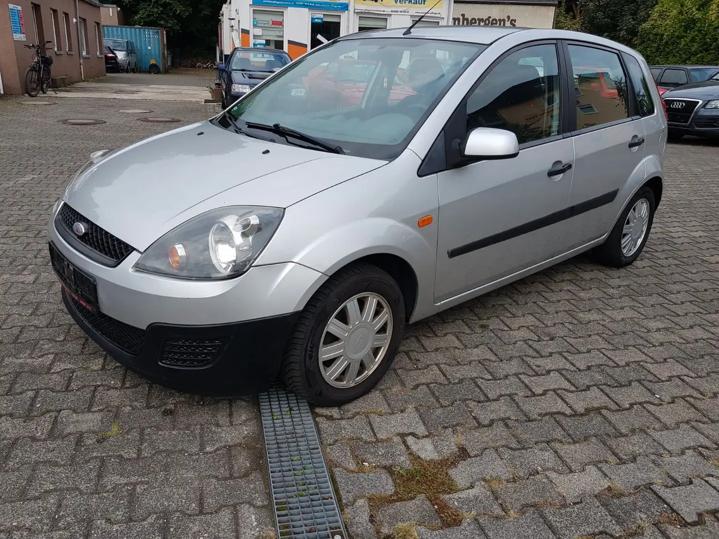 Ford Fiesta Fun Argento - 1