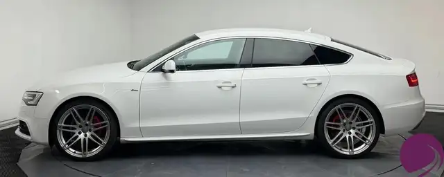 Audi A5 view 3