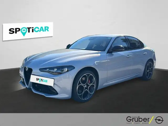 Alfa Romeo Giulia GIULIA 2.0 TURBO VELOCE Q4 --LEDER-NAVI-19--