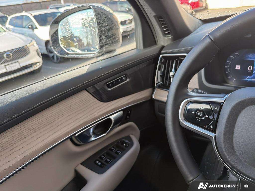 2026 Volvo XC90 T8 AWD Ultra Dark Theme 7-Seater thumb 16