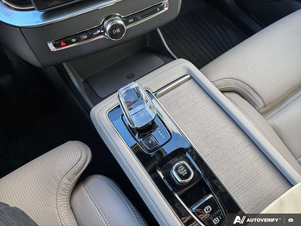 2026 Volvo XC90 T8 AWD Ultra Dark Theme 7-Seater thumb 17