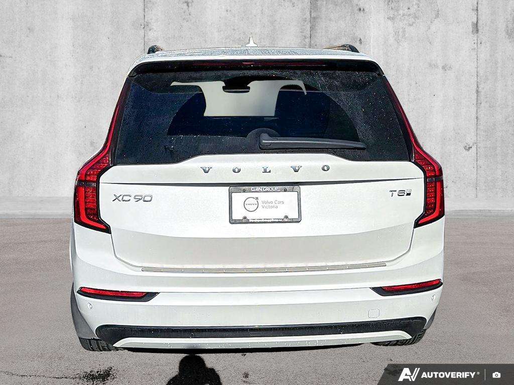 2026 Volvo XC90 T8 AWD Ultra Dark Theme 7-Seater alt 5