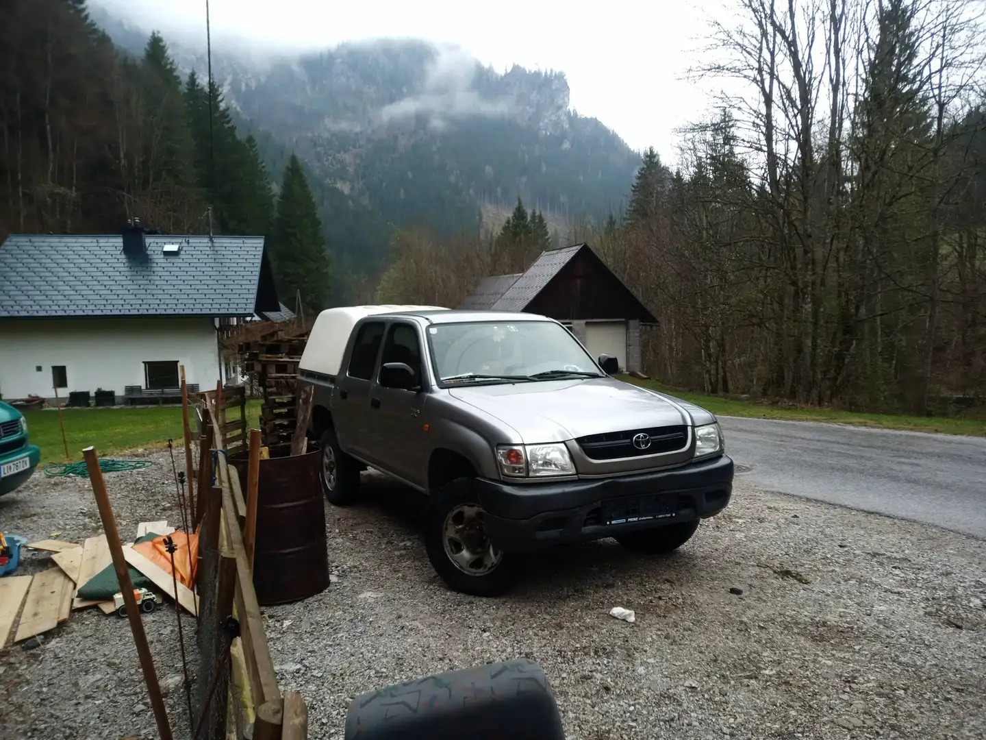 Toyota Hilux VI Silber - 1