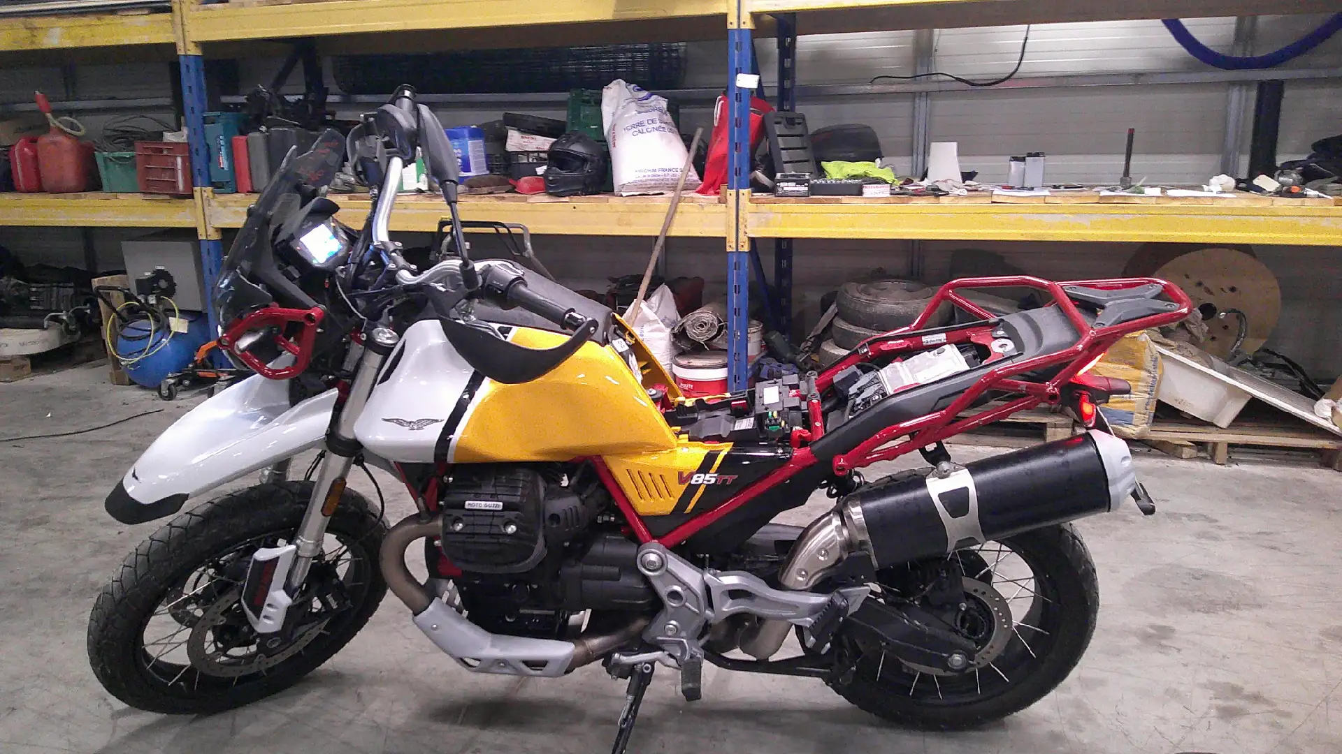 Moto Guzzi V 85 TT - 1