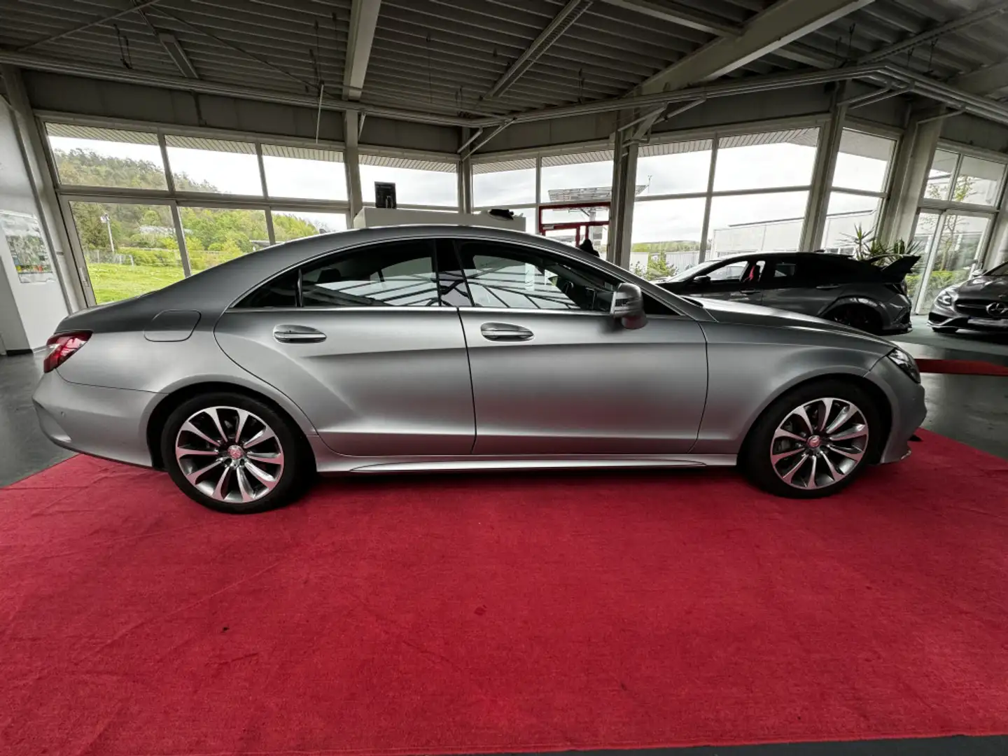 Mercedes-Benz CLS 500 4Matic AMG ACC Schiebedach Multi LED Silber - 2