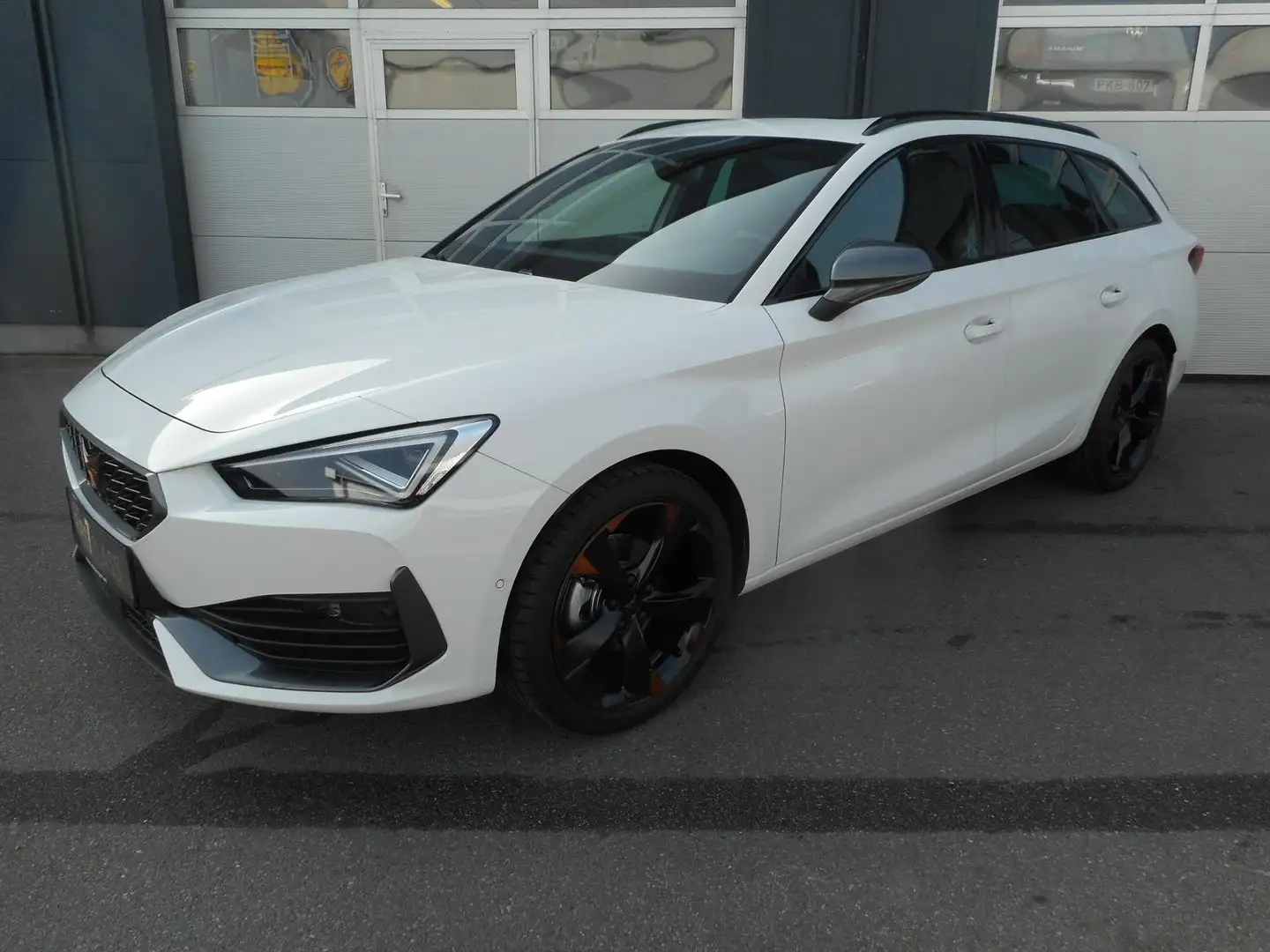 CUPRA Leon TRIBE 1.5 eTSI DSG 150 Blanc - 2