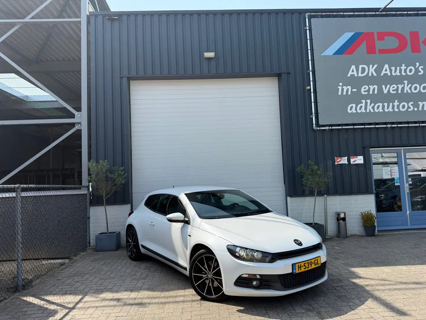 Volkswagen Scirocco 1.4 TSI Highline CLIMA/XENON/STOELVERW/PDC/NIEUWE Wit - 2