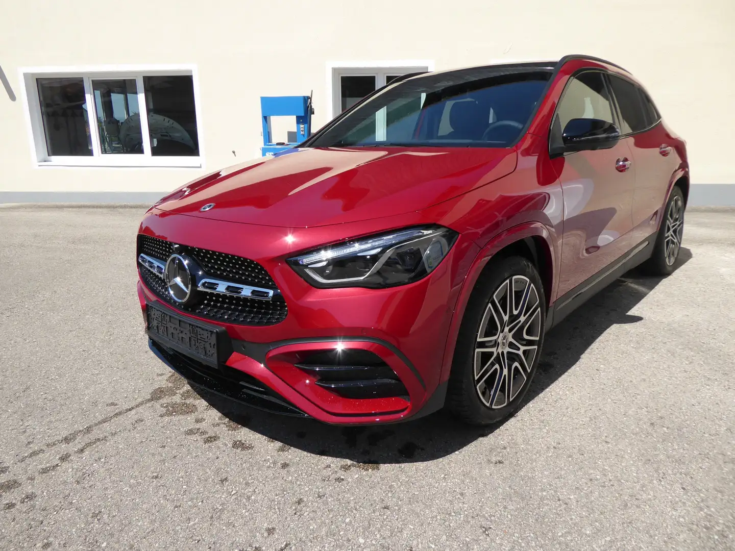 Mercedes-Benz GLA 200 GLA 200 d 4Matic (247.713) Rot - 1