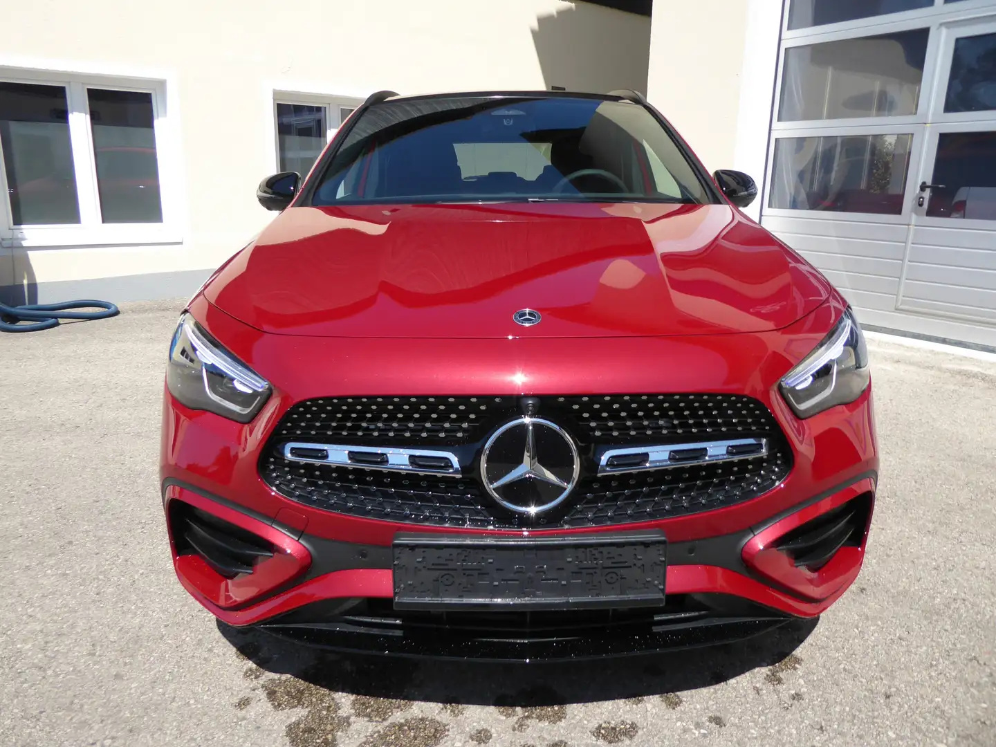 Mercedes-Benz GLA 200 GLA 200 d 4Matic (247.713) Rot - 2
