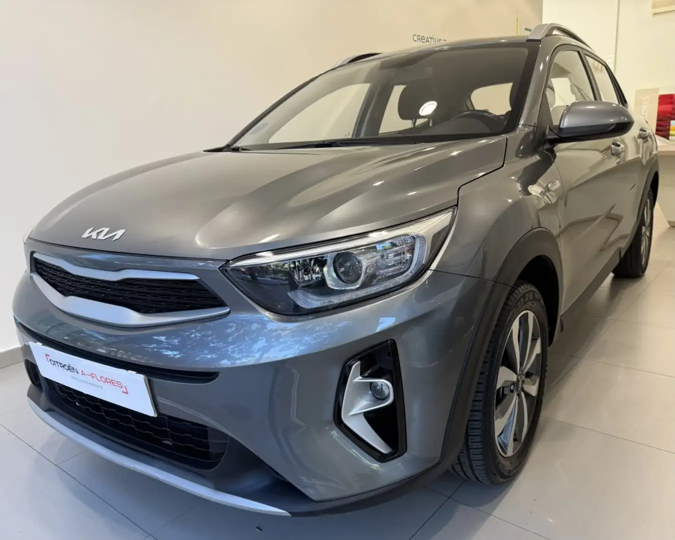 Kia Stonic 1.2 DPi Concept Gris - 1