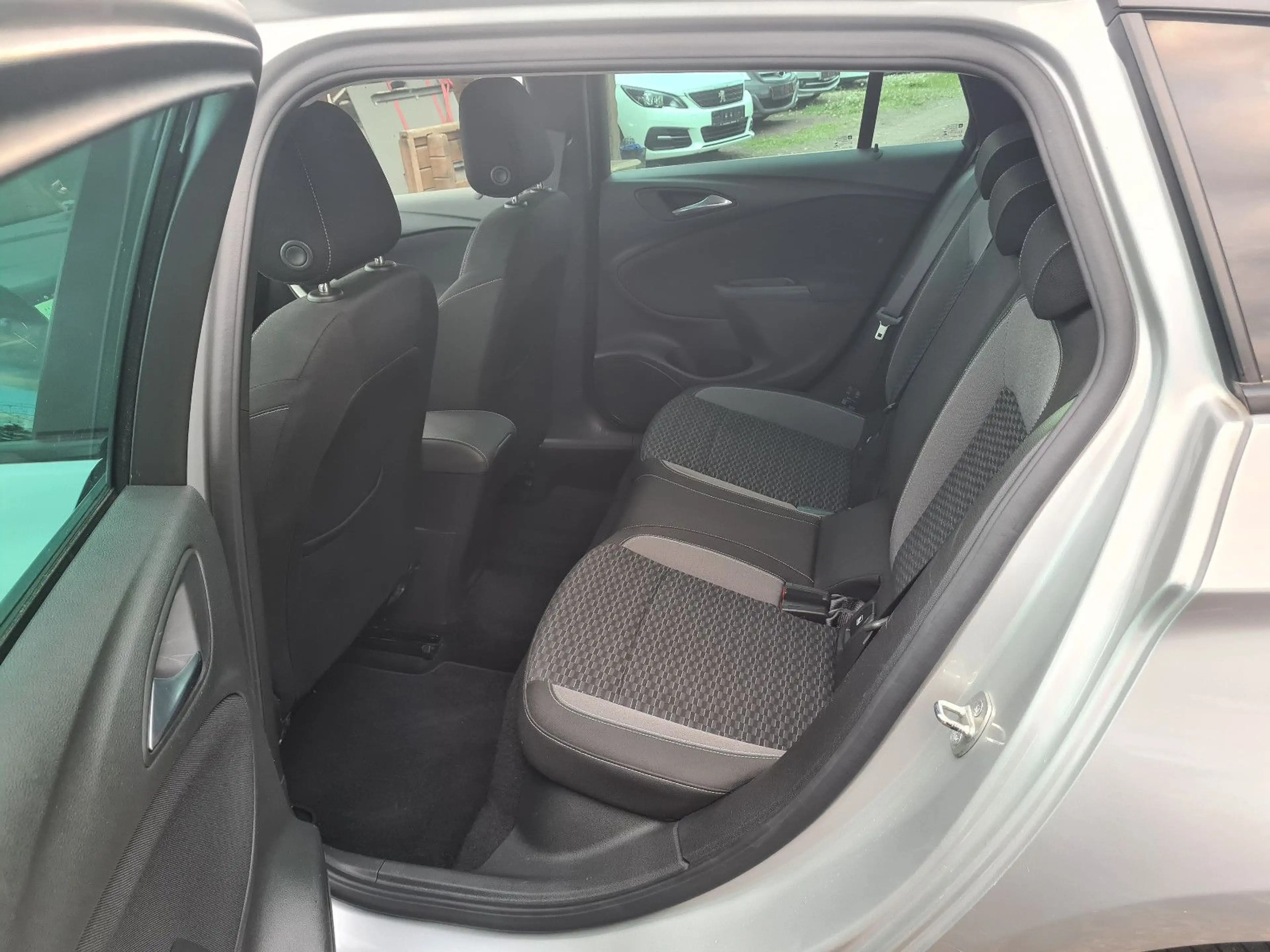 Opel Astra K Sports Tourer 90 kw Edition Automatik — photo 10