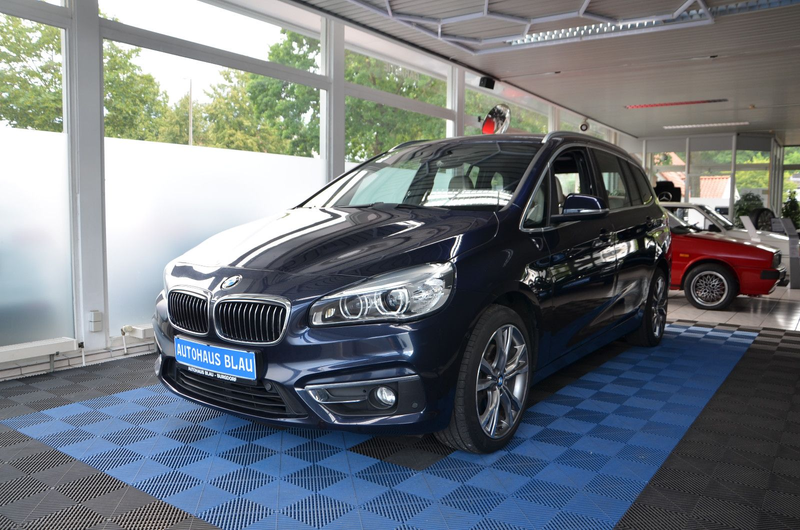 BMW 218 218 d Gran Tourer Luxury Line *AUTOMATIK*AHK*PDC