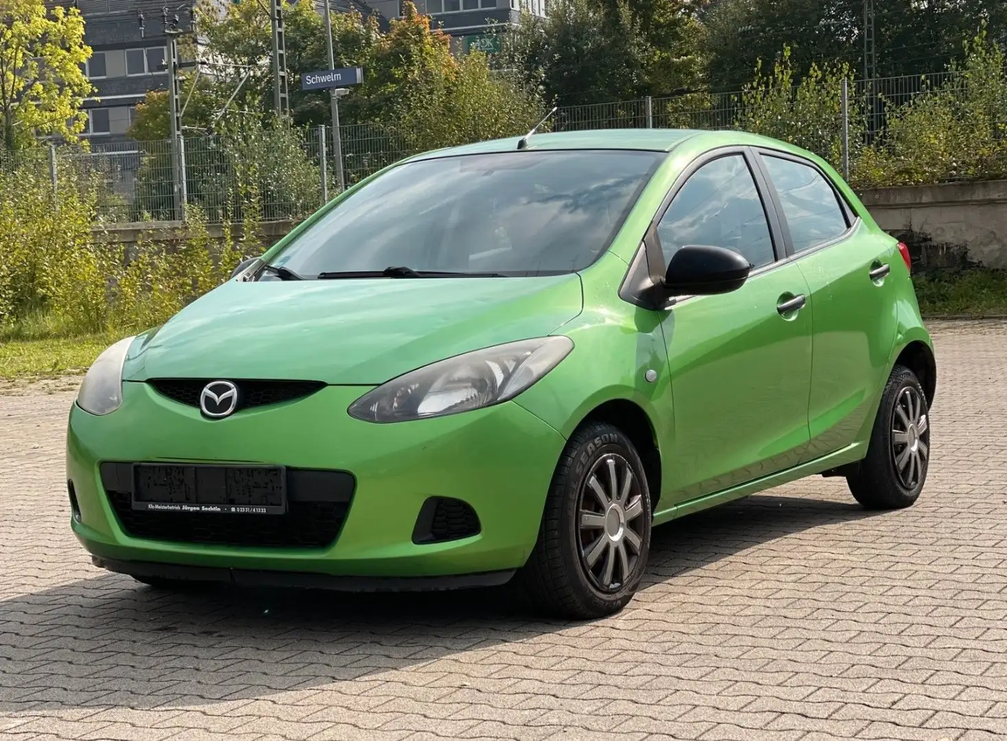 Mazda 2 1.3 55kW Independence Grün - 1