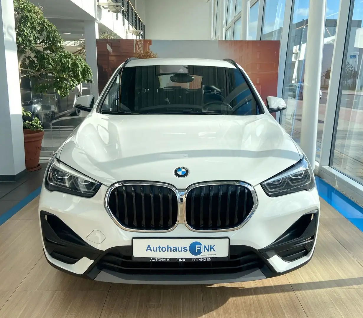 BMW X1 sDrive18d Aut. Navi Tempomat SHZ PDC HIFI LED Blanc - 2