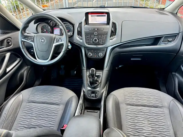 Opel Zafira Tourer view 14