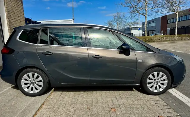 Opel Zafira Tourer view 15