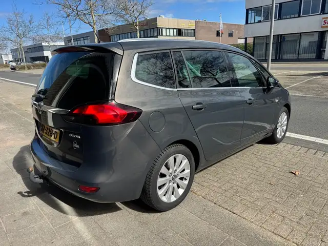 Opel Zafira Tourer view 7