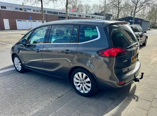 Opel Zafira Tourer view 9