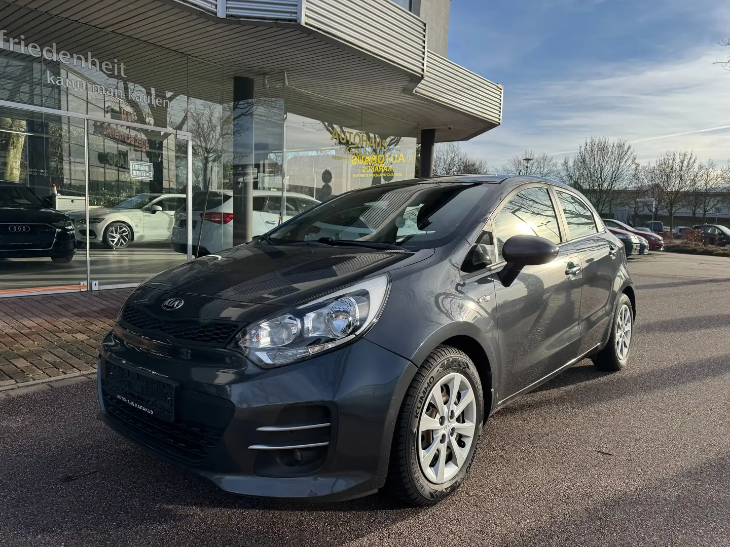 Kia Rio Edition 7 Gris - 1
