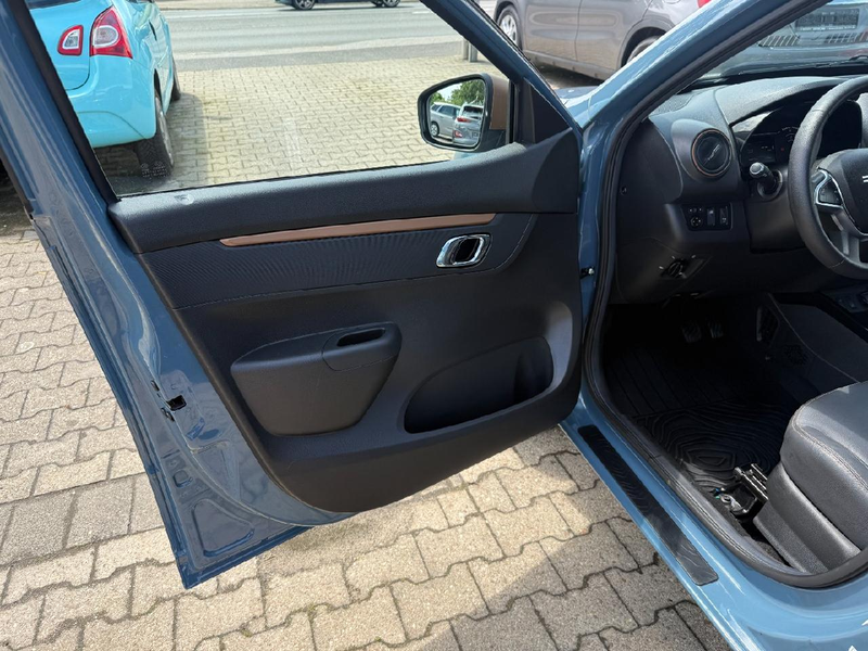 Dacia Spring Extreme*SHZ*Leder*Kamera*DAB*Navi — photo 4