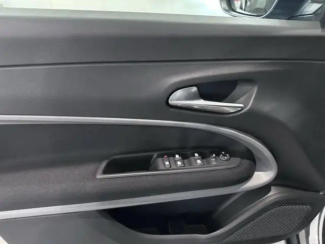 Jeep Avenger view 11