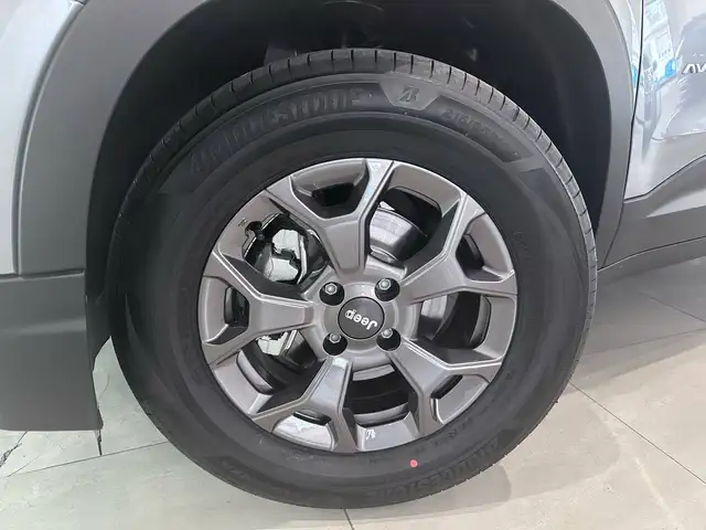 Jeep Avenger view 10