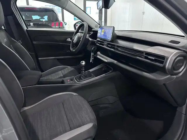Jeep Avenger view 9