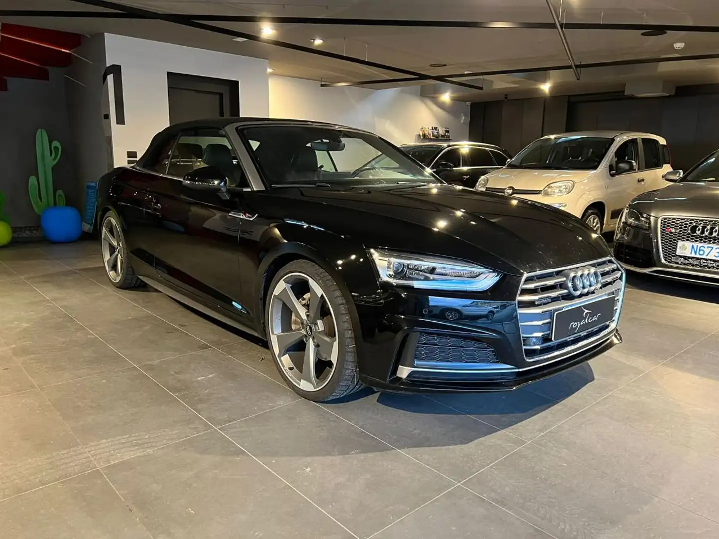 Audi A5 Cabrio 2.0 TDI 190 CV Stronic quattro edition R20 Schwarz - 1