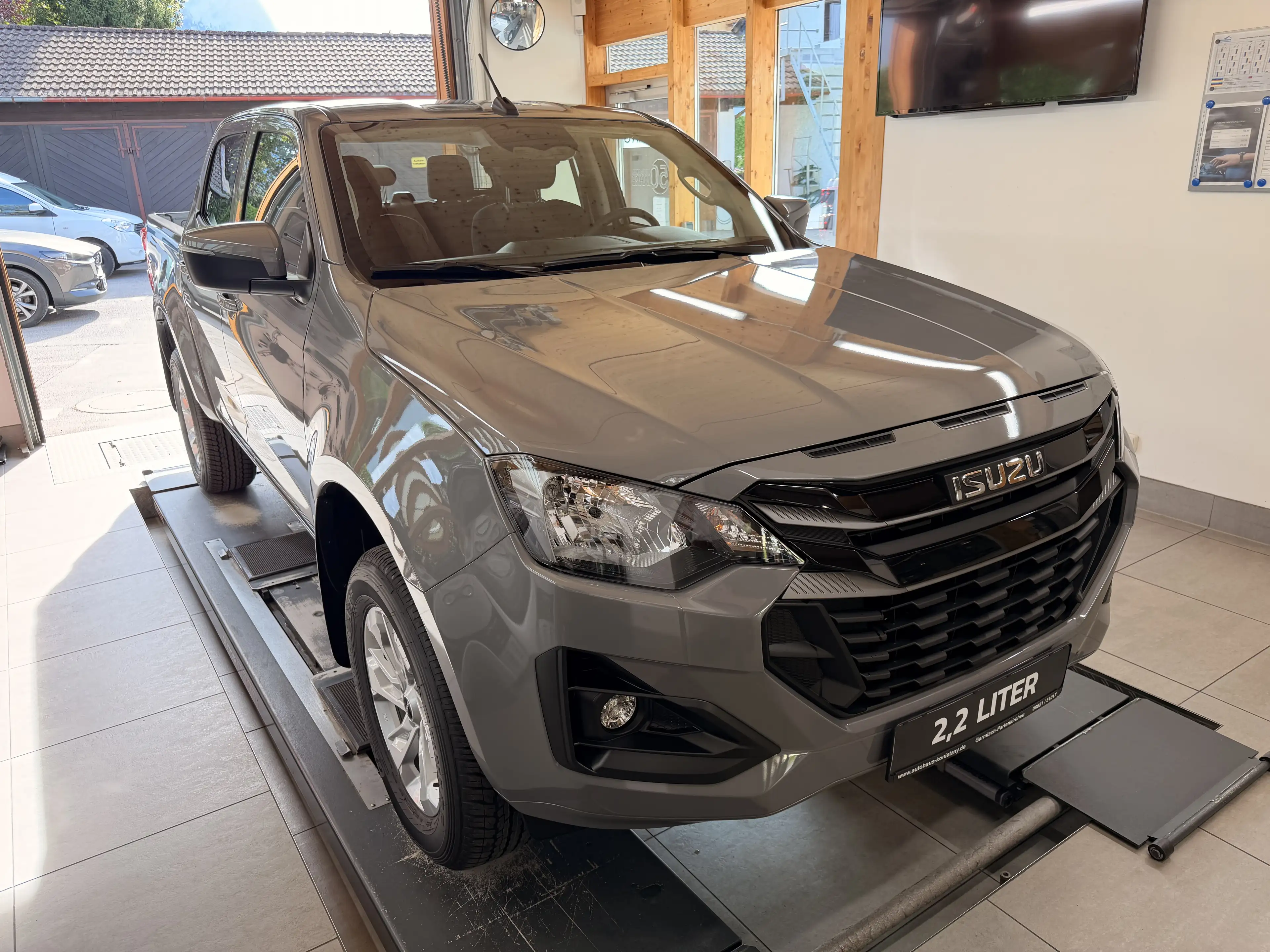 Isuzu D-Max Double Cab 4x4 LS 8AT 2026 — photo 5
