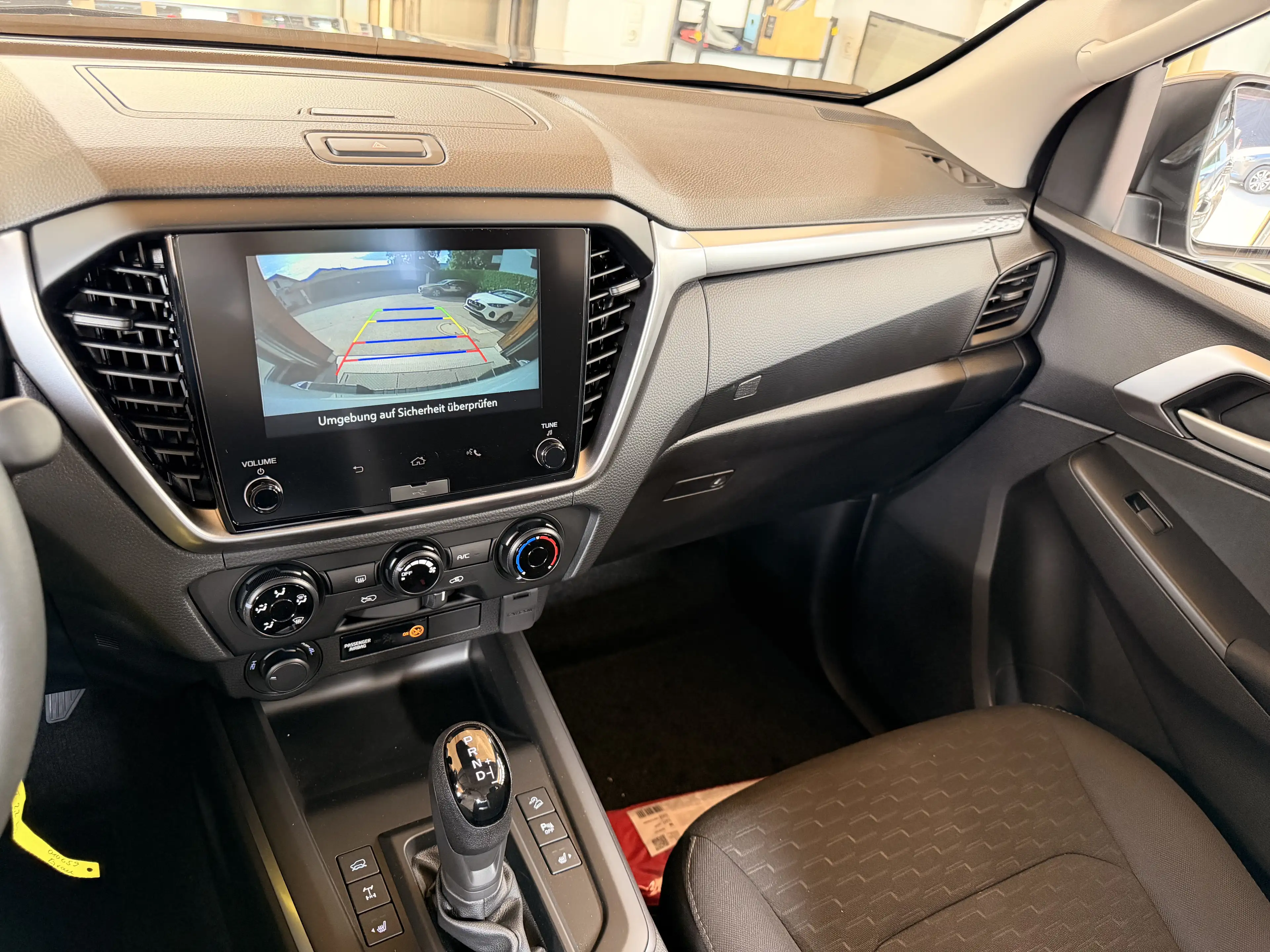 Isuzu D-Max Double Cab 4x4 LS 8AT 2026 — photo 11