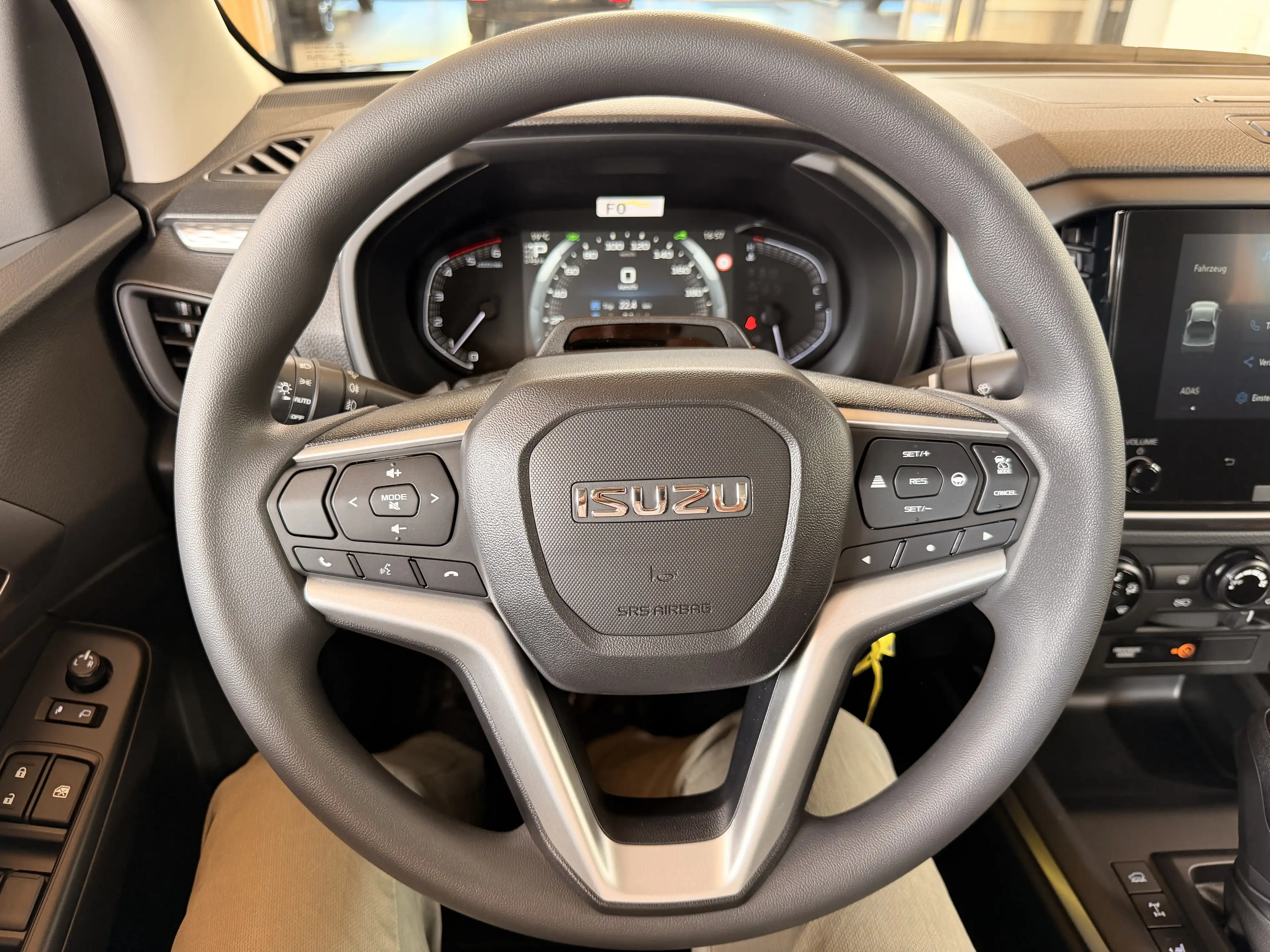 Isuzu D-Max Double Cab 4x4 LS 8AT 2026 — photo 12