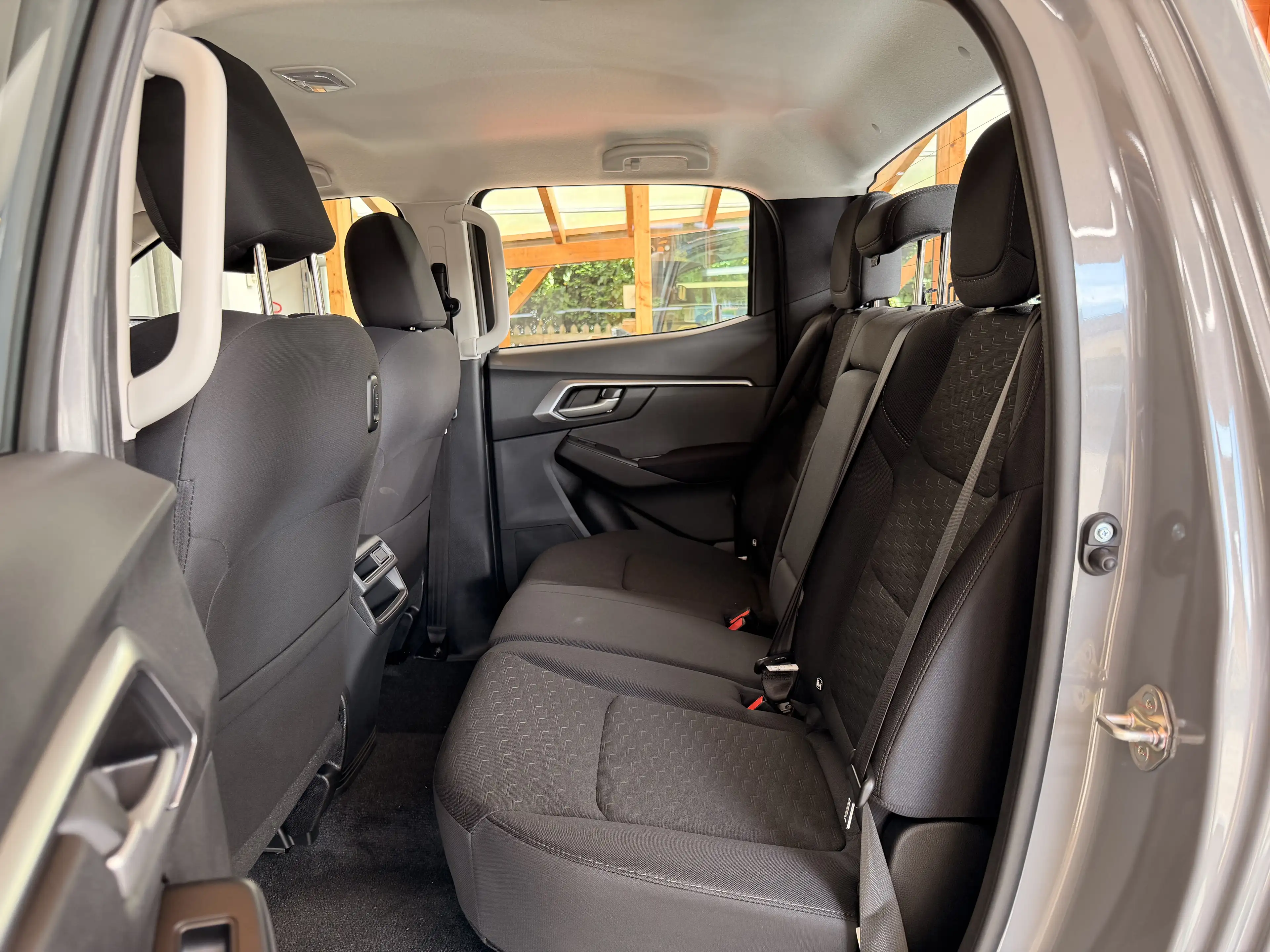 Isuzu D-Max Double Cab 4x4 LS 8AT 2026 — photo 8