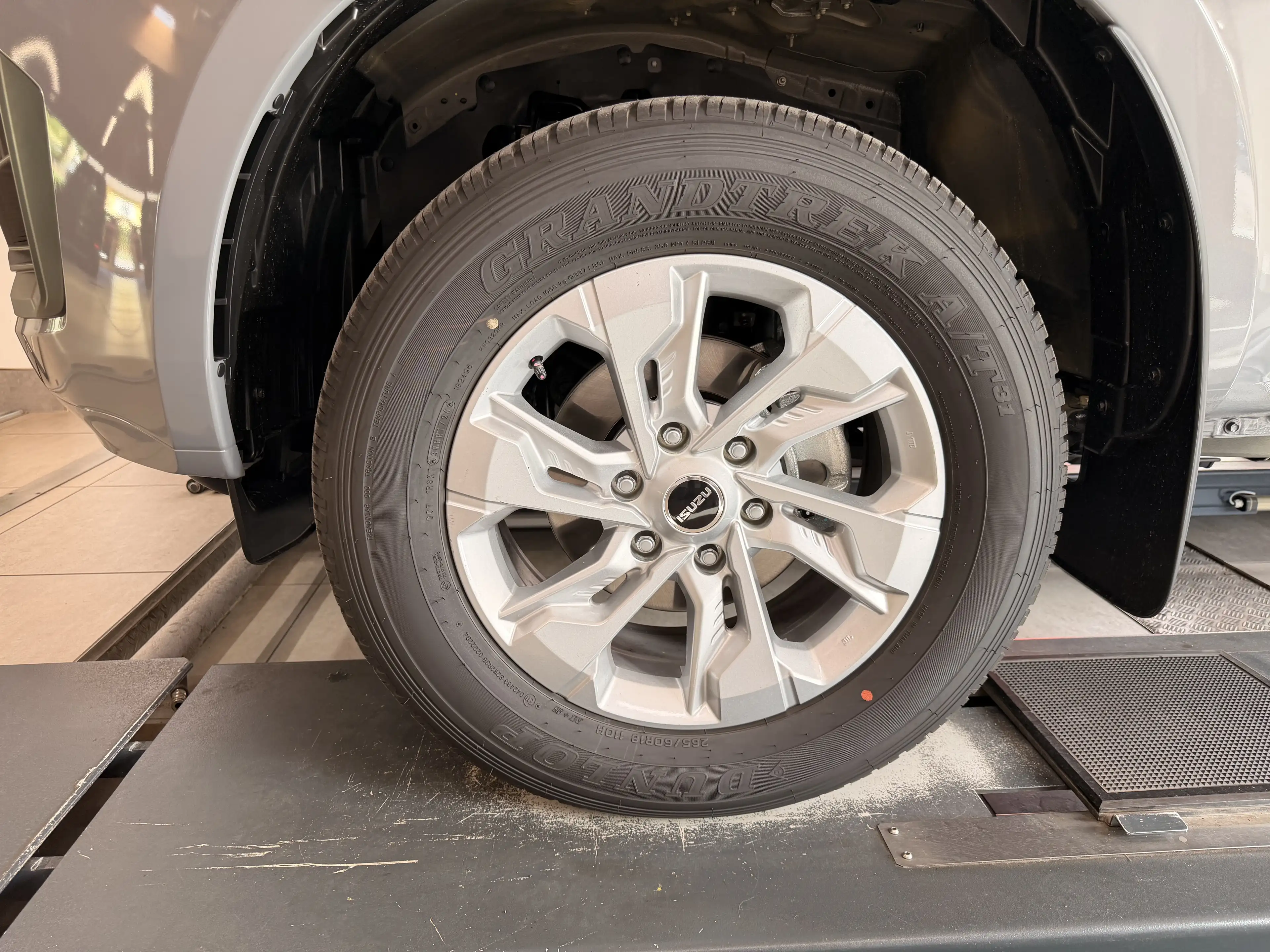 Isuzu D-Max Double Cab 4x4 LS 8AT 2026 — photo 14
