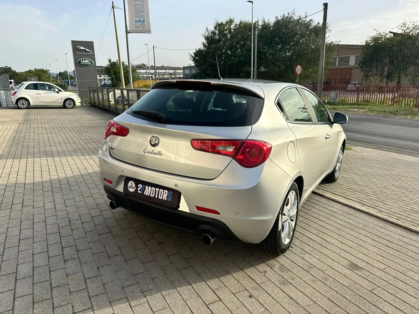 Alfa Romeo Giulietta 2.0 jtdm(2) Distinctive 140cv Grau - 2