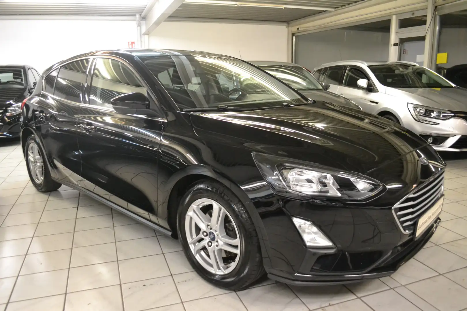 Ford Focus 1.5 TDCI Lim. Cool CO²-092g* Zwart - 2