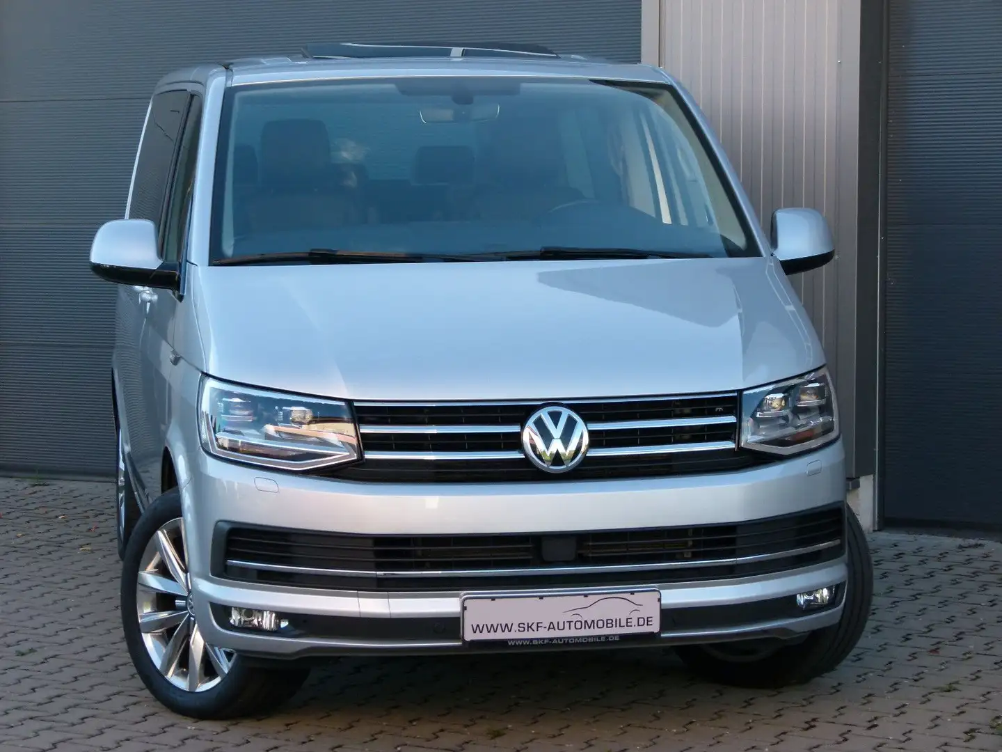 Volkswagen T6 Multivan Highline 1-Hand ACC LED GSD AHK DCC Silber - 2