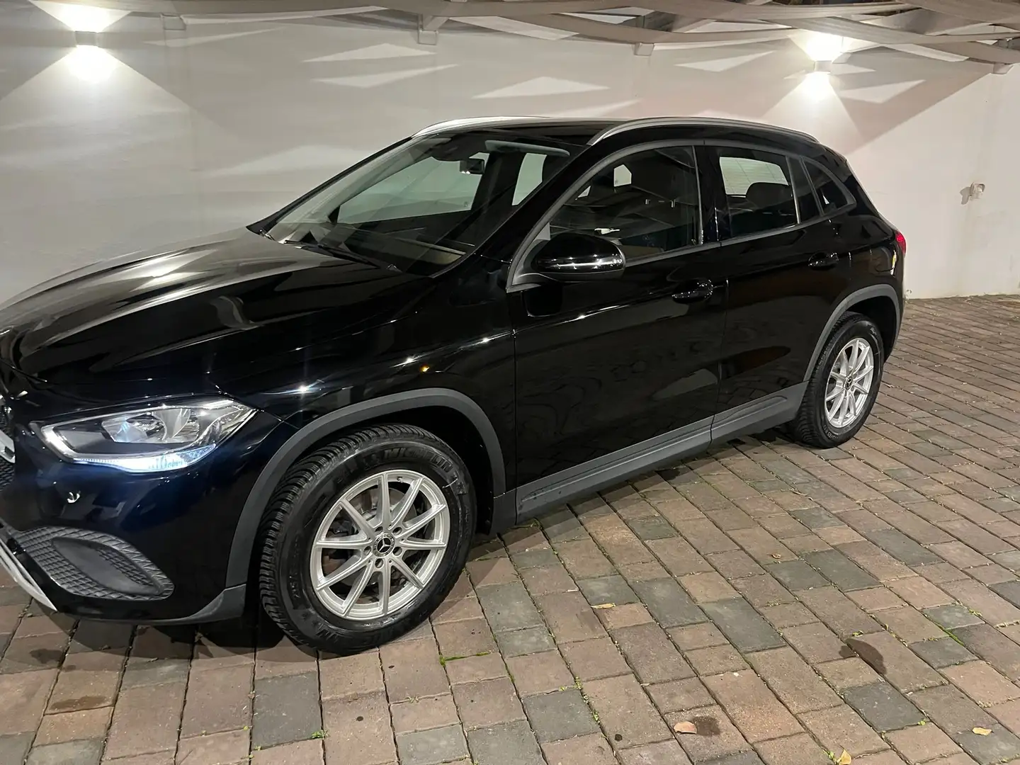 Mercedes-Benz GLA 180 GLA-H247 2020 d Business auto Nero - 2