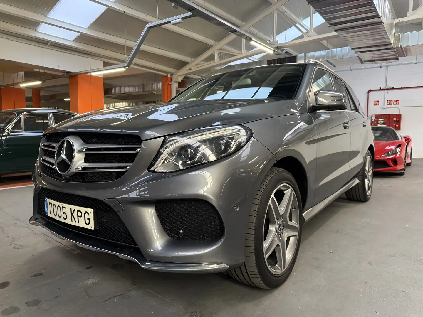 Mercedes-Benz GLE 350 Coupé 350d 4Matic Aut. Gris - 1