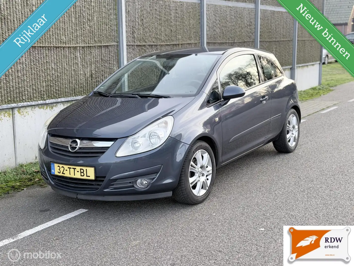 Opel Corsa 1.4-16V Business NAP/AIRCO/STUUR EN STOELVERWARMIN Grijs - 1