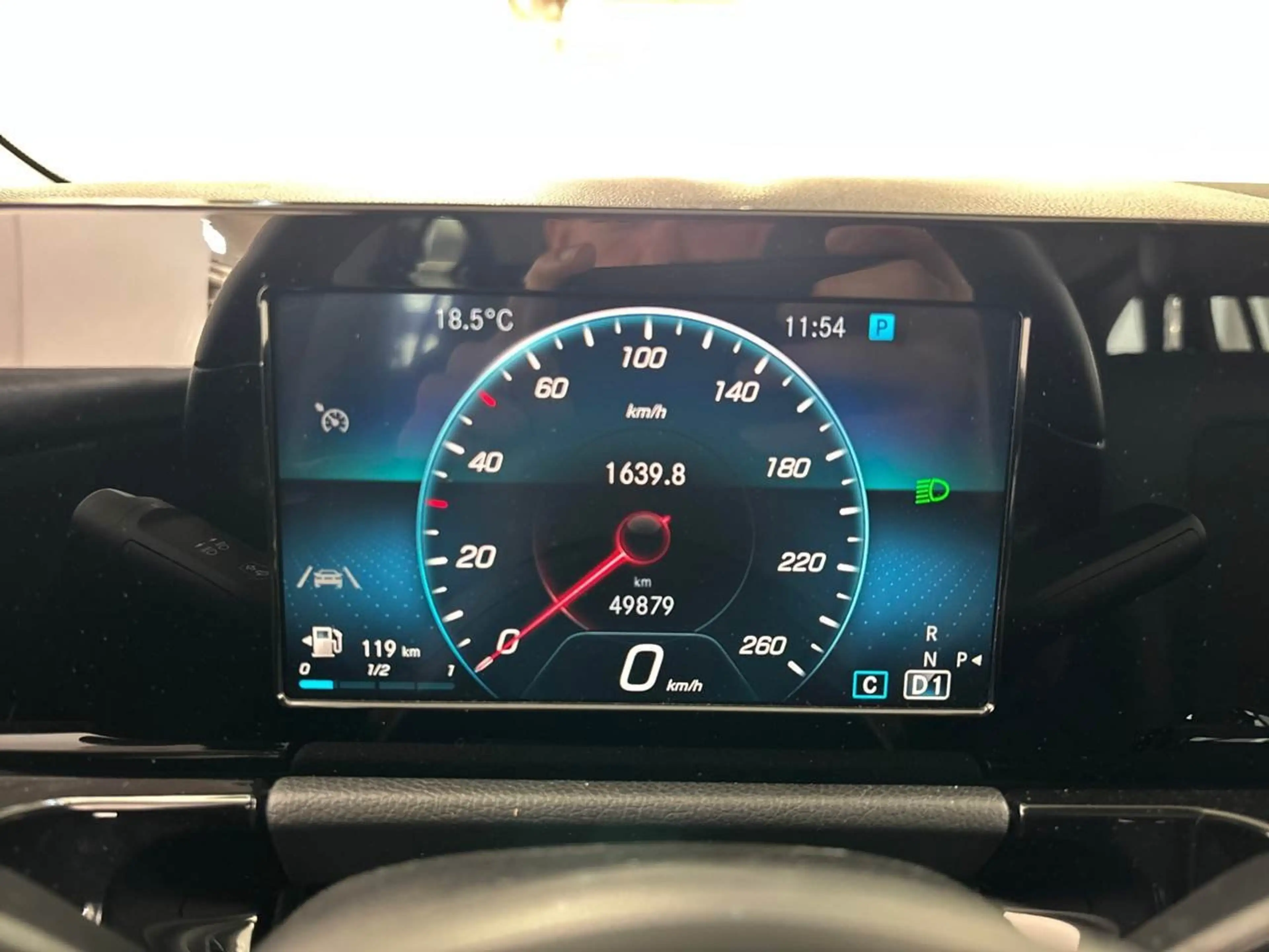 Mercedes-Benz GLA 180 d AHK Key LED Lane Navi RKam AUT Klima — photo 11