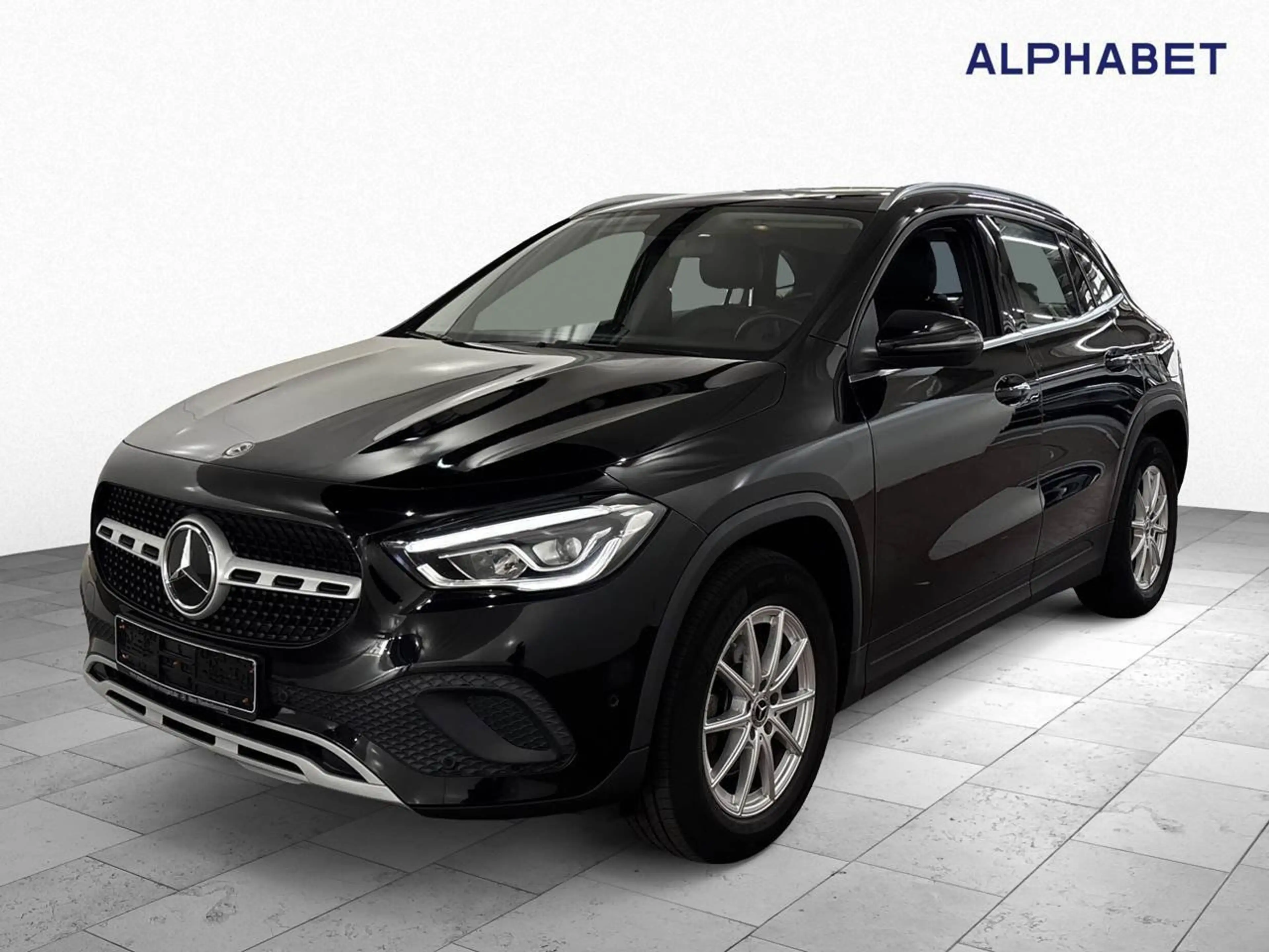 Mercedes-Benz GLA 180 d AHK Key LED Lane Navi RKam AUT Klima — photo 2