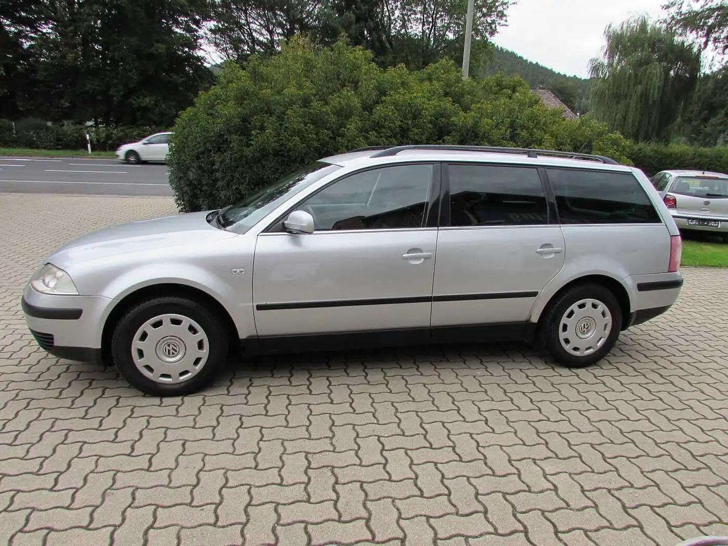 Volkswagen Passat Variant 2.0 Tüv NEU Silber - 2