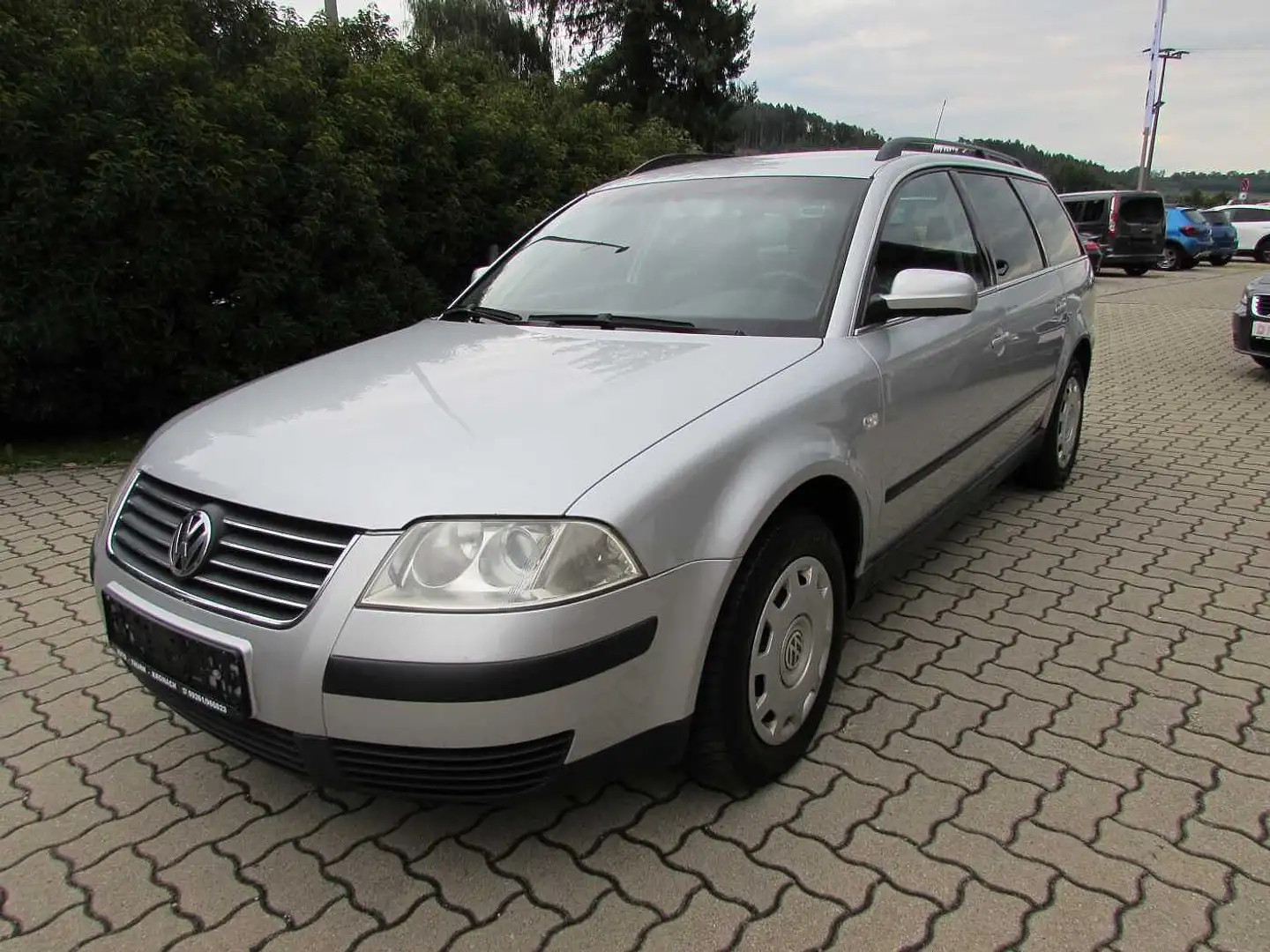 Volkswagen Passat Variant 2.0 Tüv NEU Silber - 1