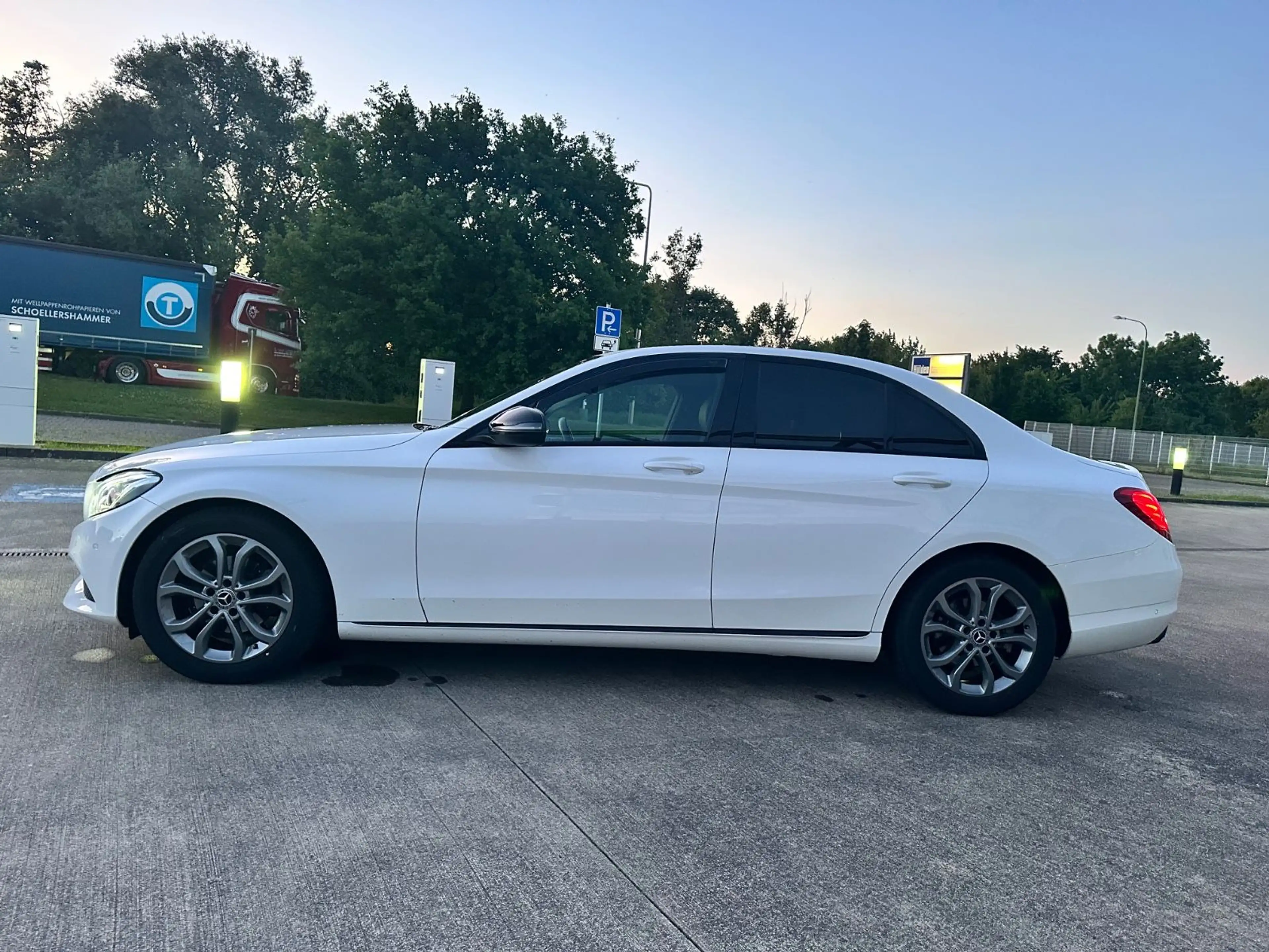 Mercedes-Benz C 180 Lim.KLİMA*LEDER*NAVİ*9G Tronic*LED* F1 — photo 4