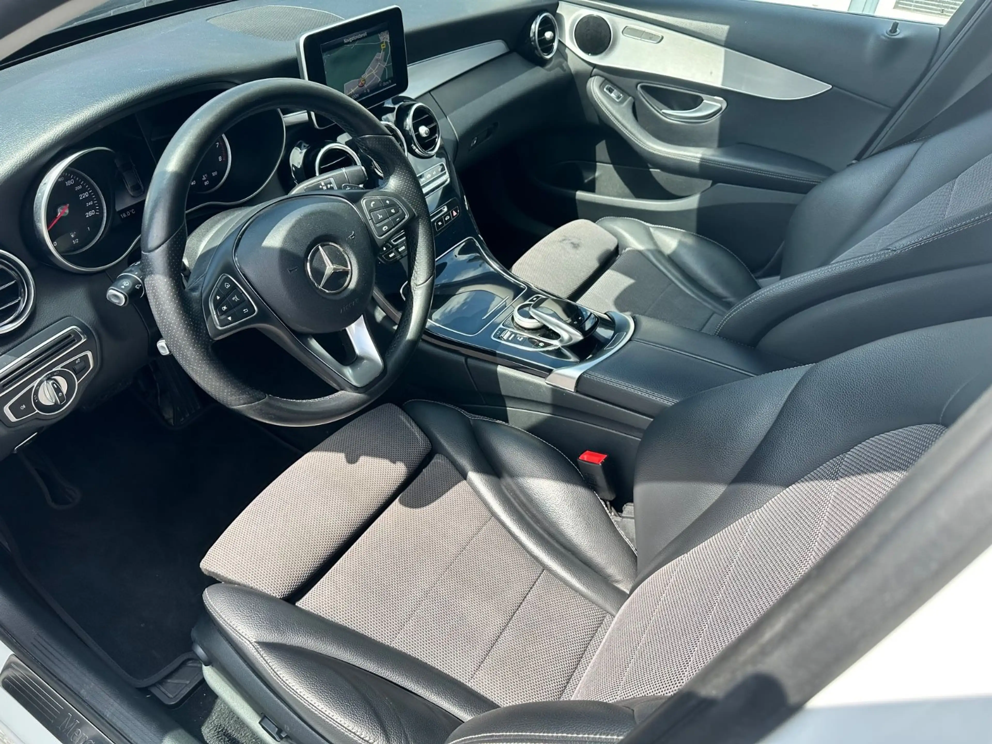 Mercedes-Benz C 180 Lim.KLİMA*LEDER*NAVİ*9G Tronic*LED* F1 — photo 13