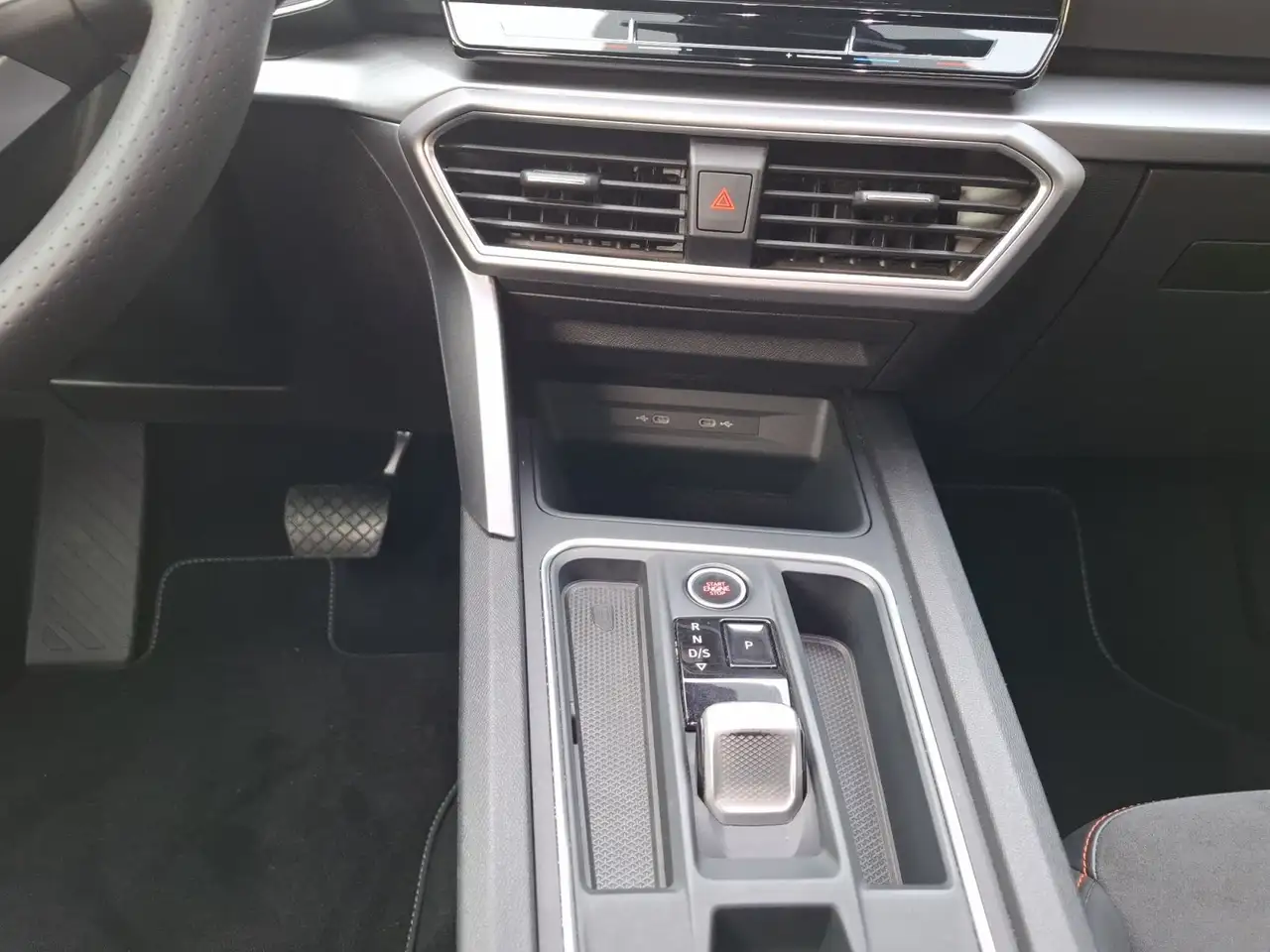 SEAT Leon Sportstourer FR AHK RFK Beats ACC CarPlay 10