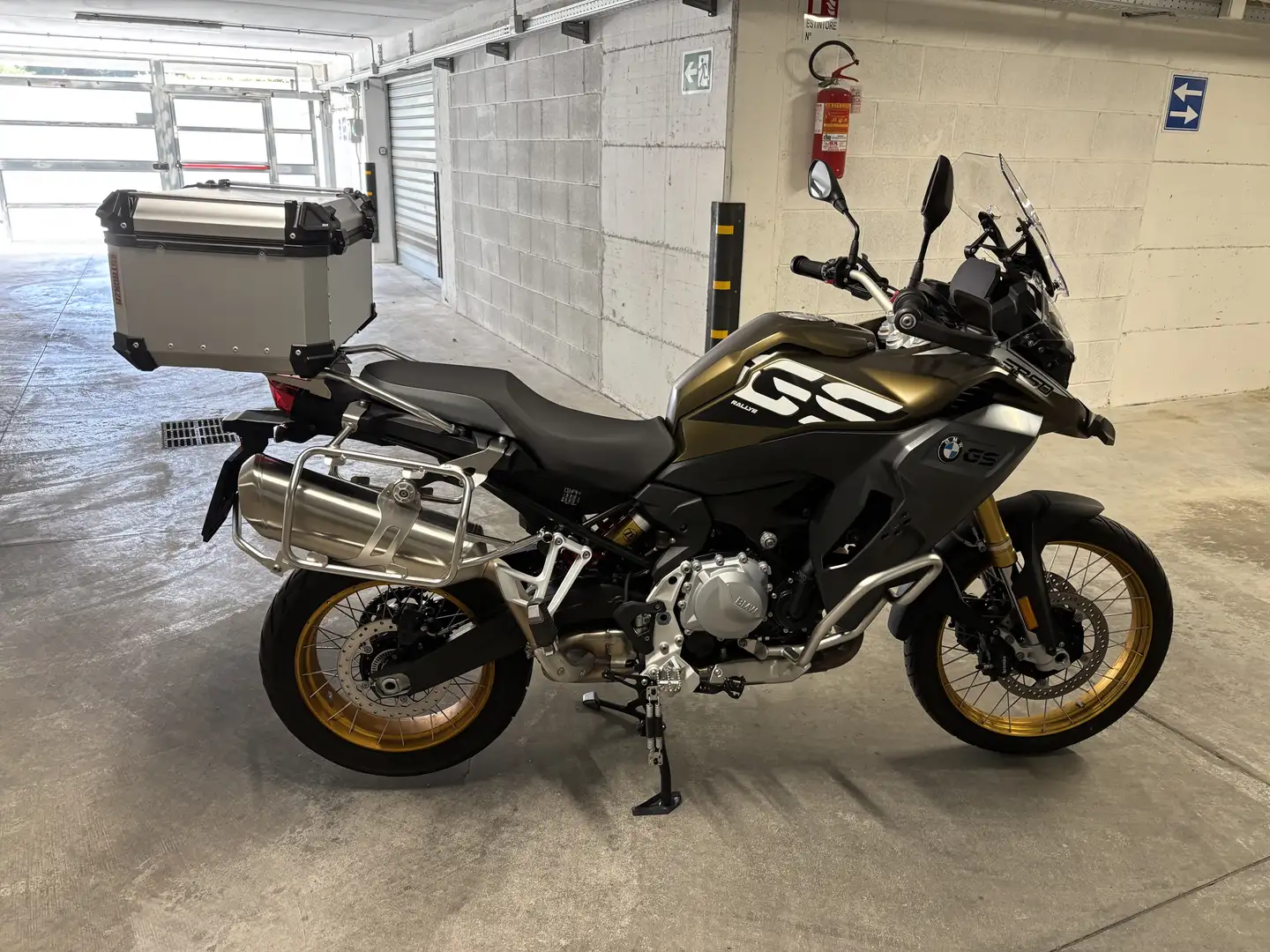 BMW F 850 GS Adventure 0K01 N3U Kalamata Metallic Matt Rallye Arany - 1